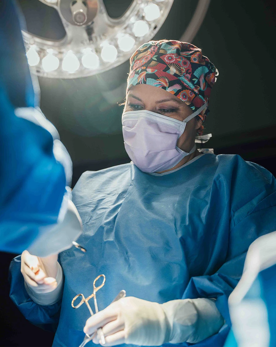 Dr Boyd in medical mask | Ottawa Plastic Surgery in Ottawa, Canada